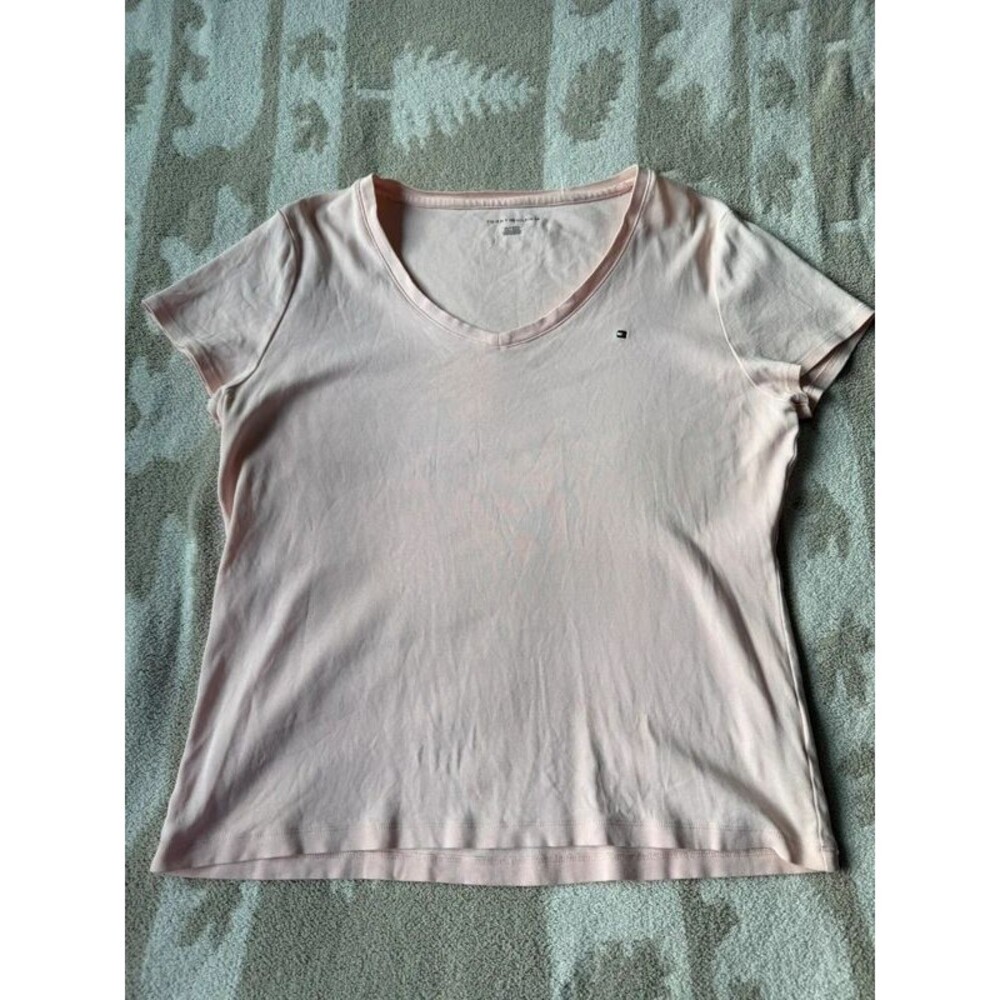 Pink Tommy Hilfiger Women’s V-Neck T-Shirt Size XL